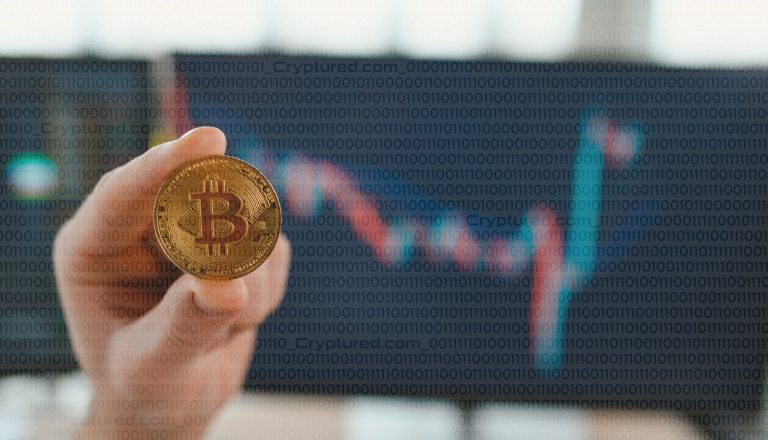 ​Bitcoin’s Decoupling from Stocks Positions It as Potential Winner Amid Trade War​